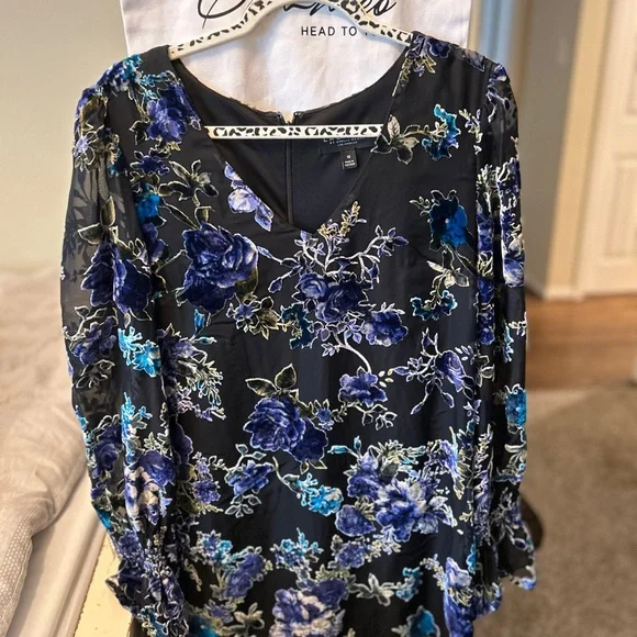 Laundry By Shelli Segal Embroidered Floral Top